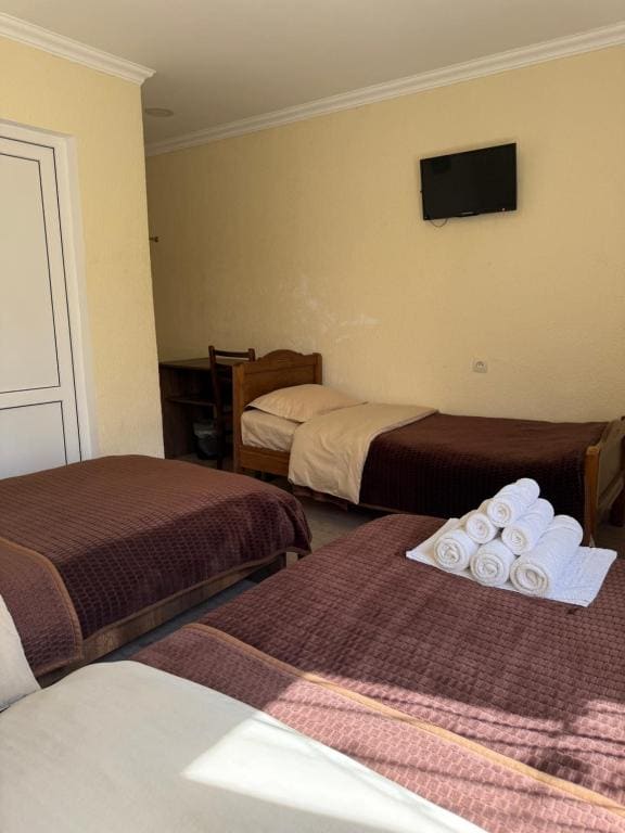 Classic Triple Room at Hotel Villa Eniseli